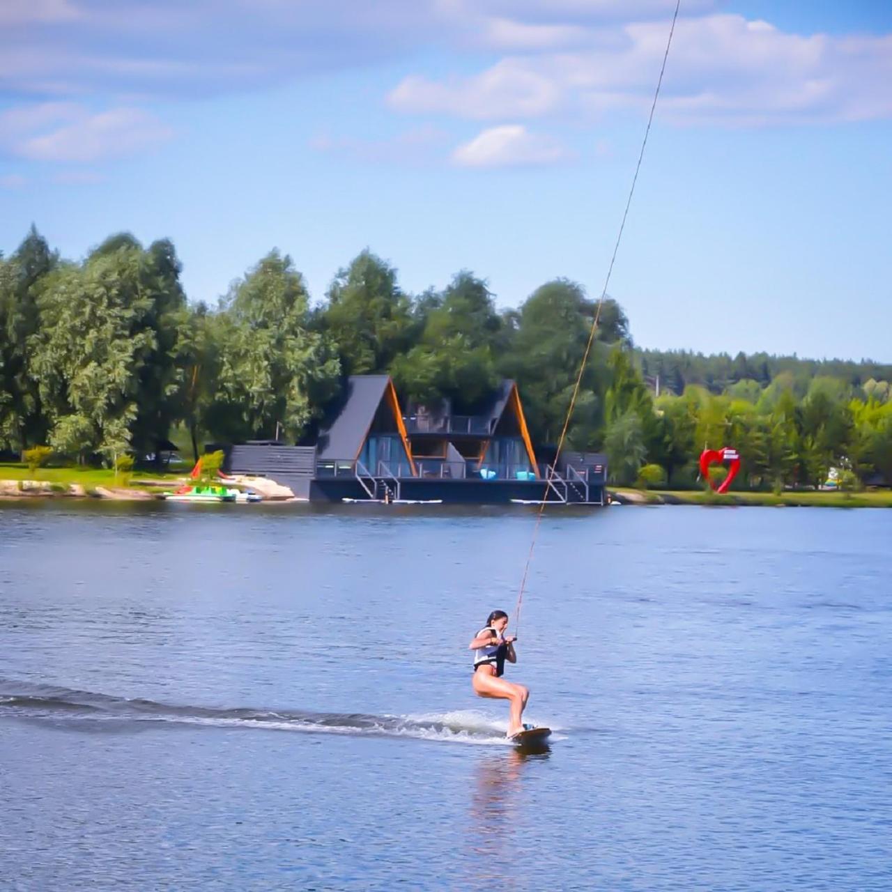 Sherwood Lake Hotel Berezovka  Buitenkant foto